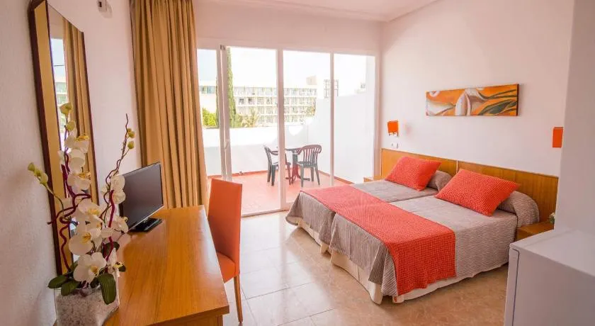 Hostal Los Pinos - Image 1