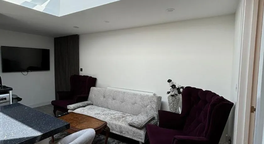 A Nice 2BR Fully Furnished with Parking 2BRFN LP - Image 1