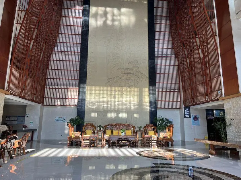 Hongshanhu Hot Spring Hotel - Image 1