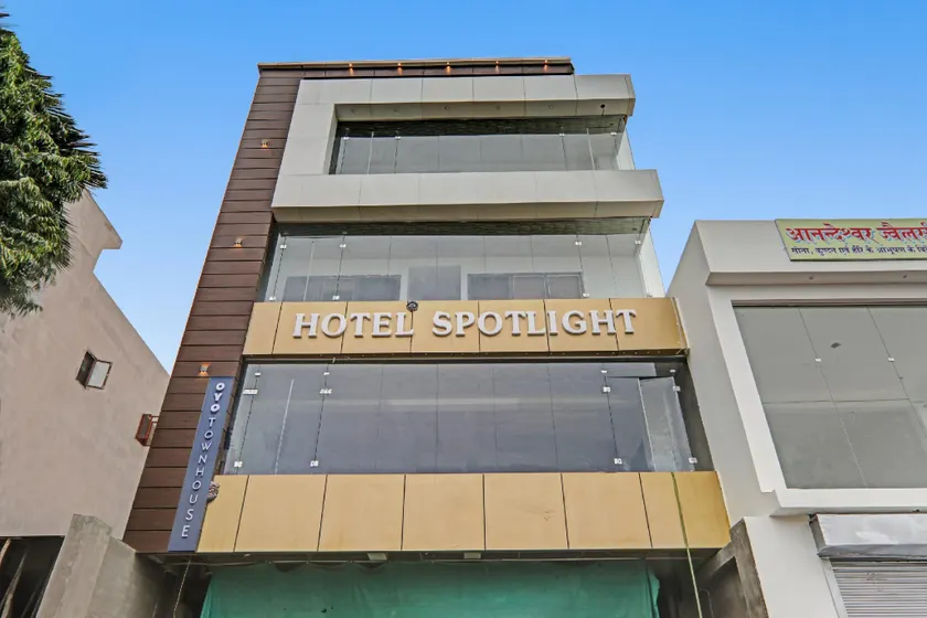 Townhouse Hotel Spotlight - Image 1