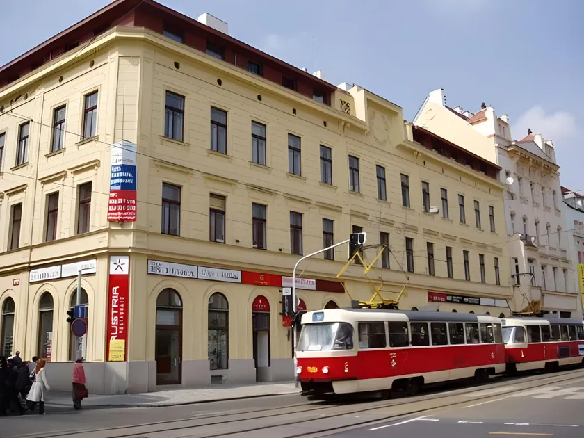 Aparthotel Austria Suites - Image 1