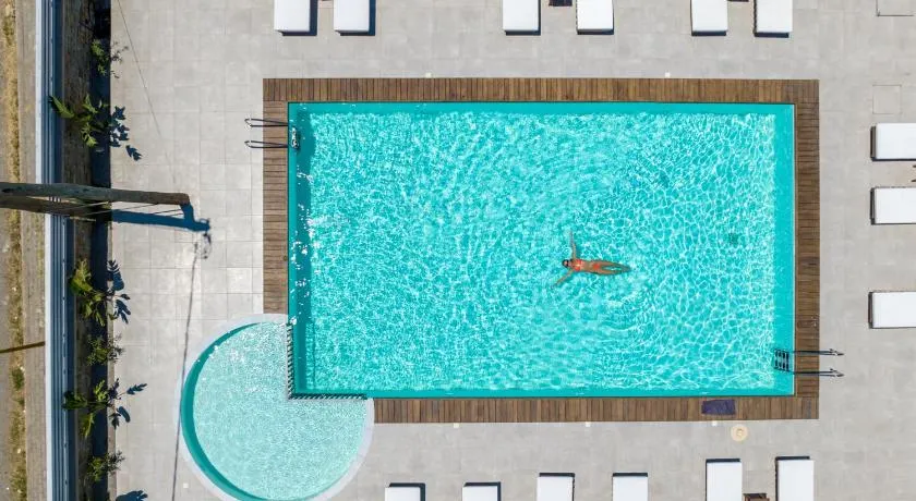 Kellys Luxury Apartments - Image 1