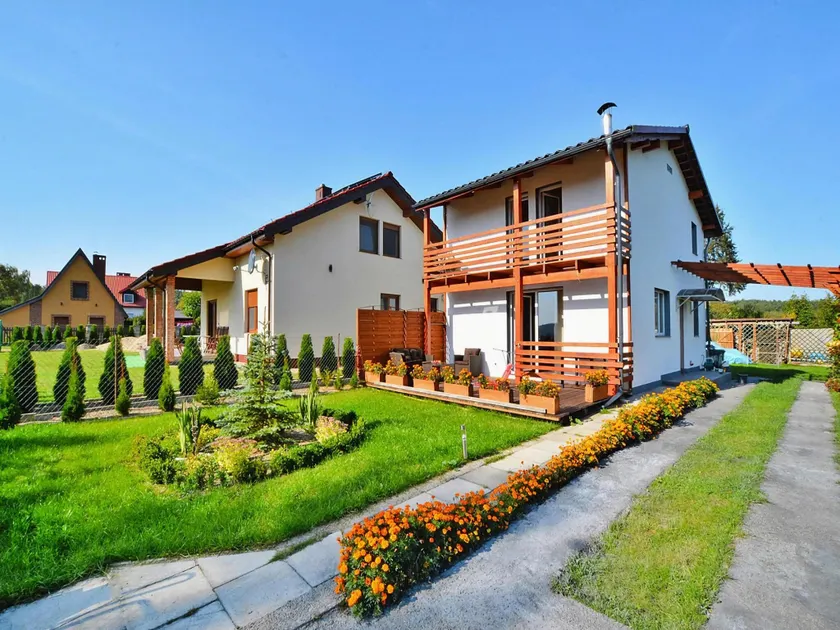 Holiday House With Garden in Dabrowica - Image 1