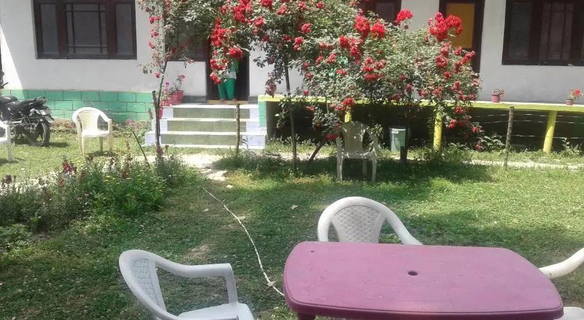 Alamdar guest house - Image 1