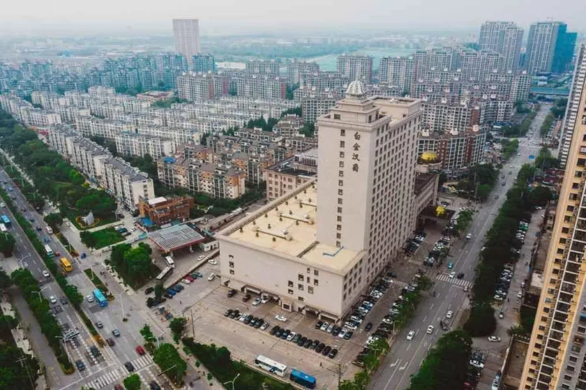 Platinum Hanjue Hotel - Image 1