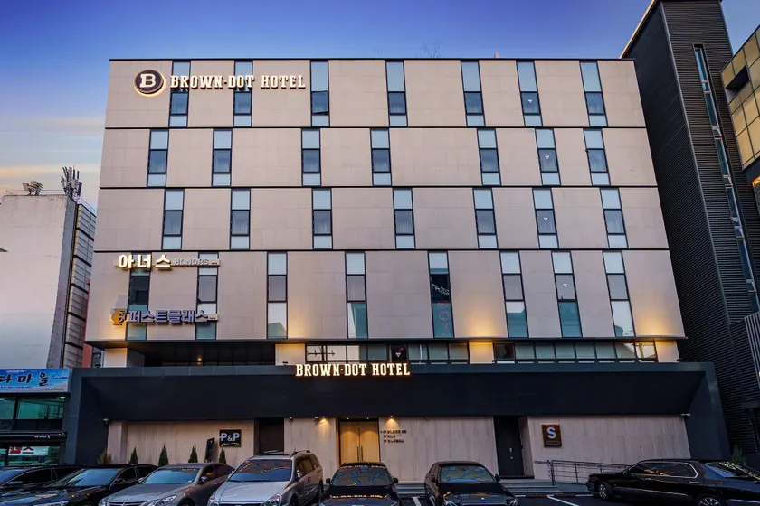Brown Dot Hotel Daegu Suseong - Image 1