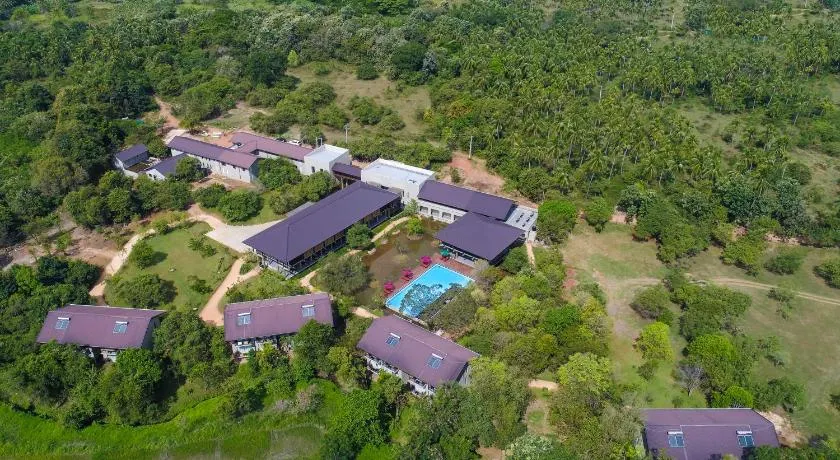 Tropical Life Resort and Spa - Image 1