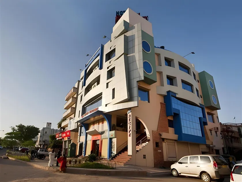 Hotel Shri Ram Excellency - Image 1