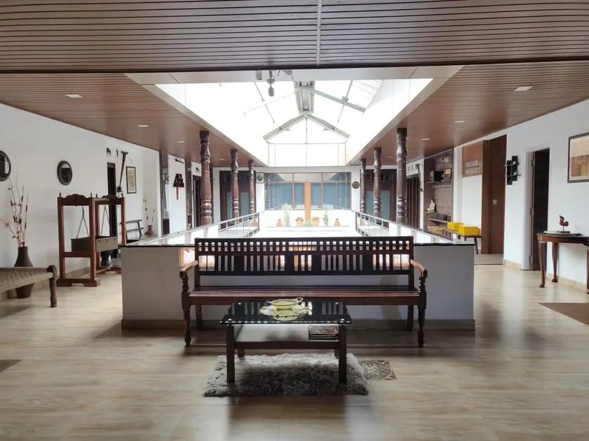 Hotel Mudra Midtown - Image 1