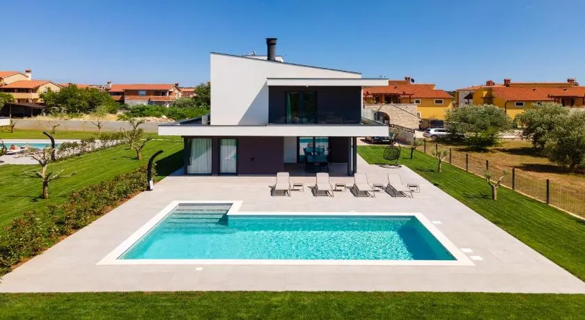 Modern and stylish villa in Vodnjan - Image 1