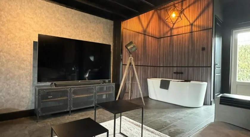 Luxury Loft - Image 1