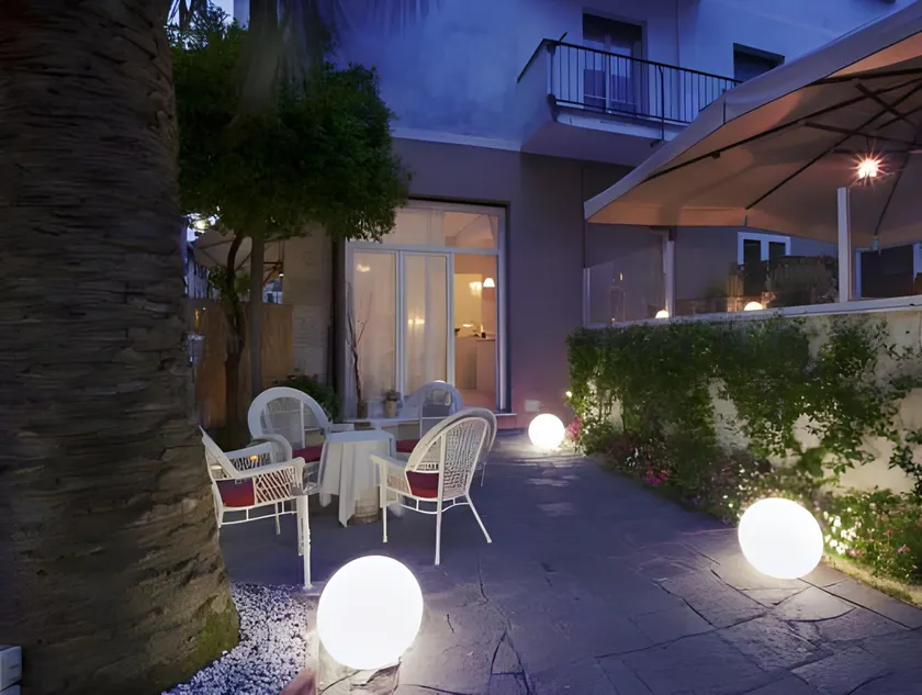 MA Hotel - Image 1