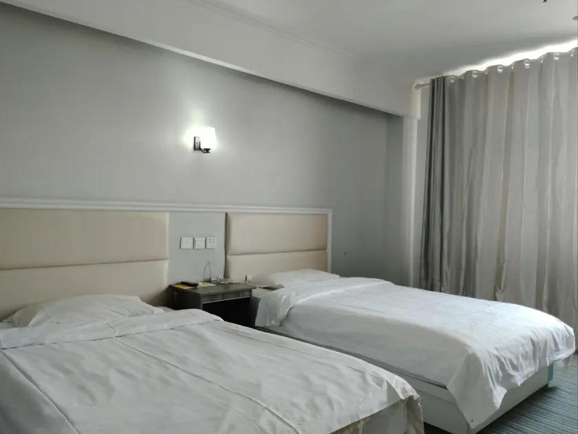 Apple Fashion Hotel - Image 1