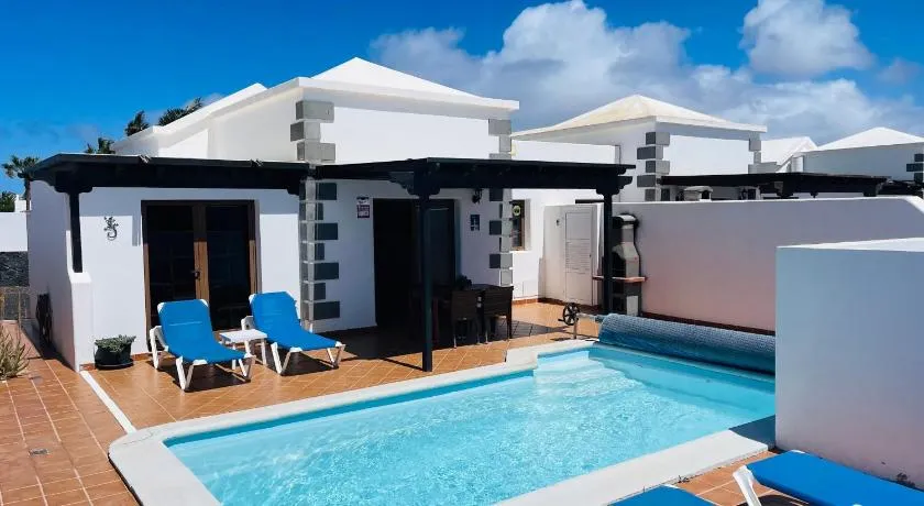 Ferienhaus Villa Gauda mit Bergblick, WLAN und privatem Pool - Image 1