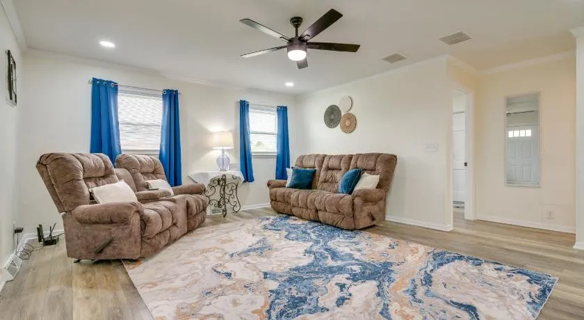 Hiking, Blackjack & More! Charming Home in Grover - Image 1