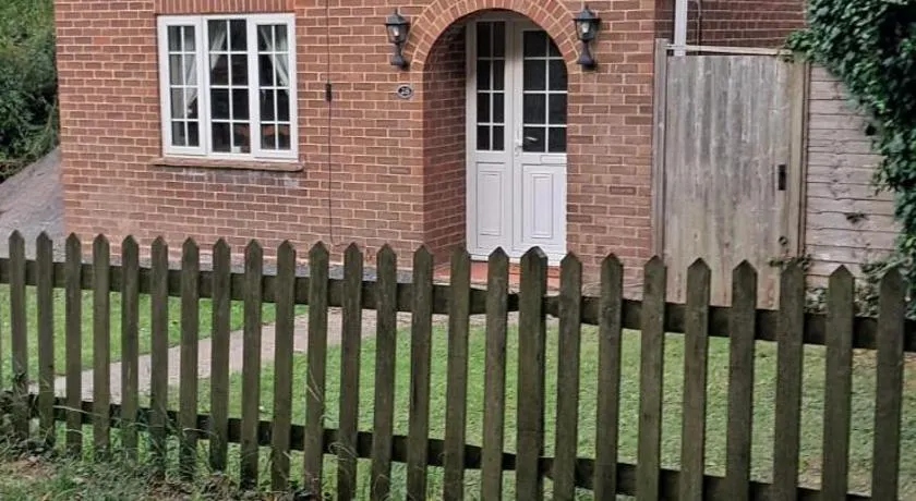 28 Clifford Road - Image 1