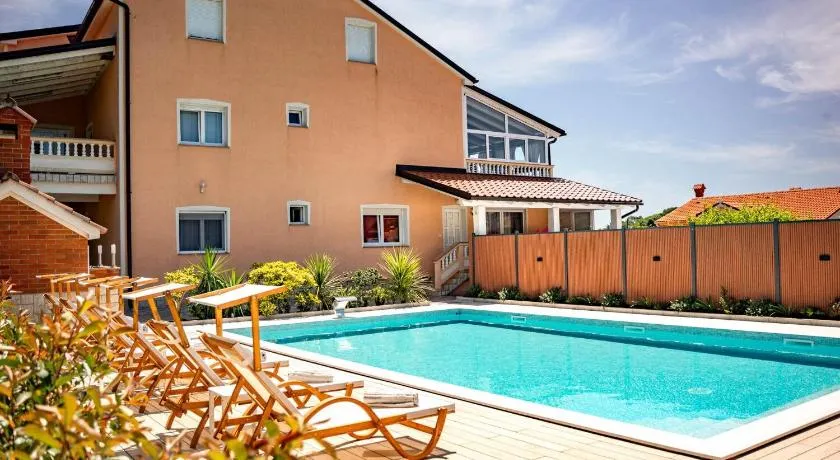 Gemütliche Wohnung mit Pool, Terrasse und Grill | Gartenblick | Haustierfreundlich - Image 1