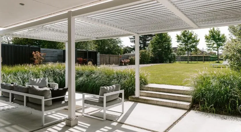 BnB Manere - Image 1