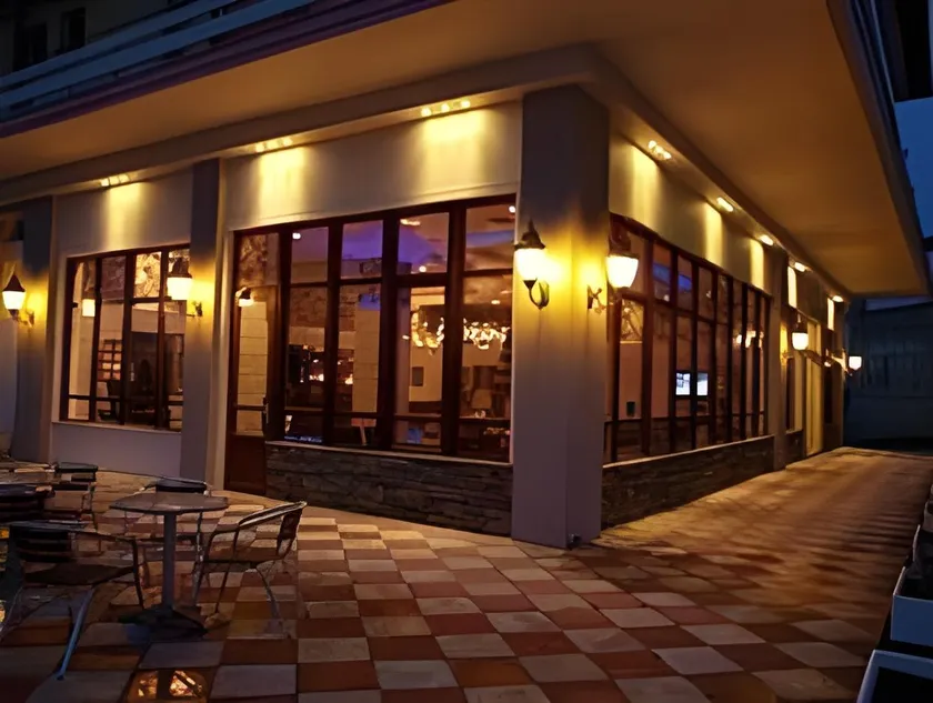 Park Hotel - Image 1