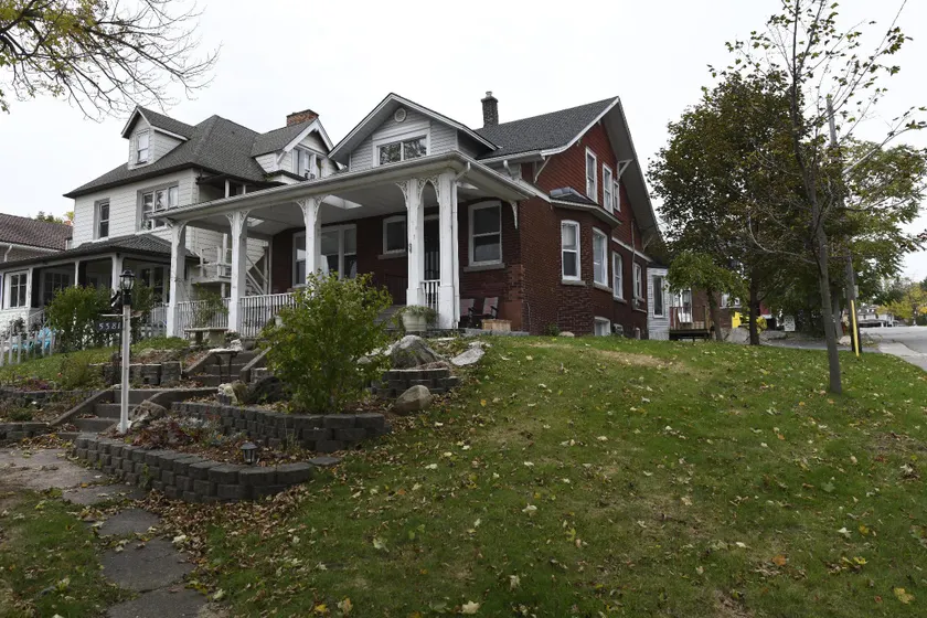 Serene Niagara Inn - Image 1