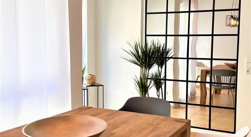 AMAO-Curry - Spacious Apartment - 7 Guests - City Center - Image 1
