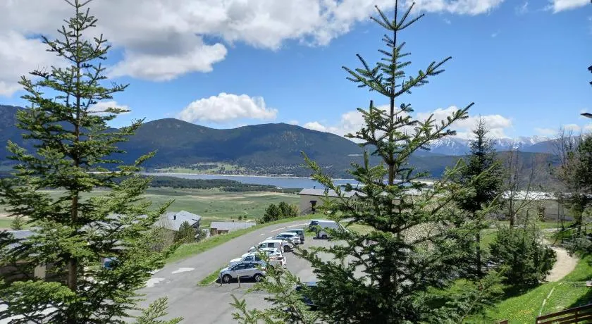 Soleil et Montagne Bâtiment E - Image 1