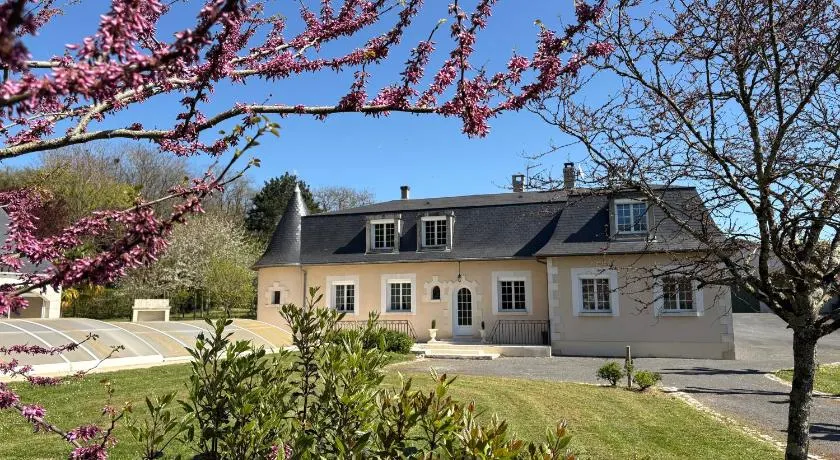 Le Manoir 1977 - Image 1