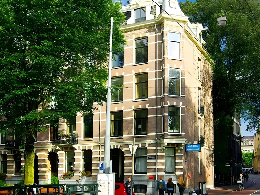 Weber Hotel 117 - Image 1