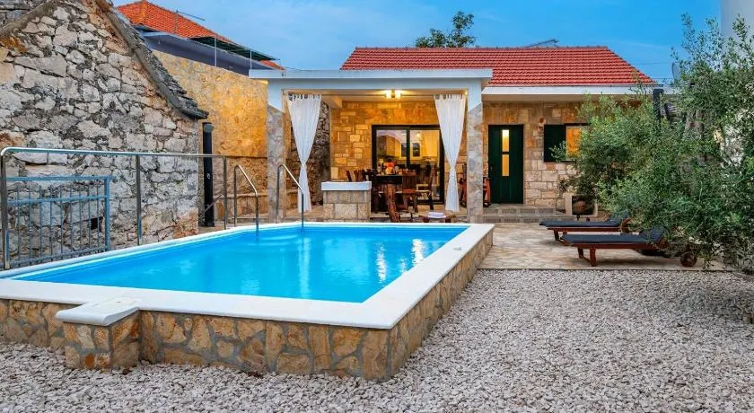 Villa Romantic Oasis - Image 1