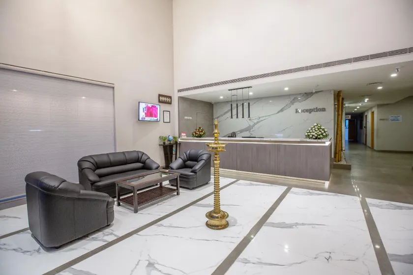 Hotel Raj Riveria - Image 1