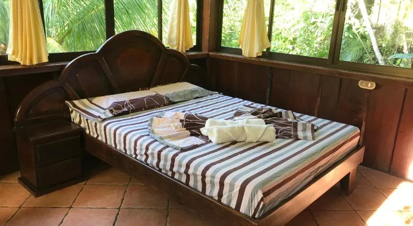 FLOR DE PARAISO BUNGALOWS - Image 1