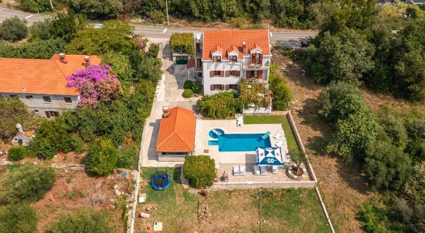 Holiday Home Luce - Image 1