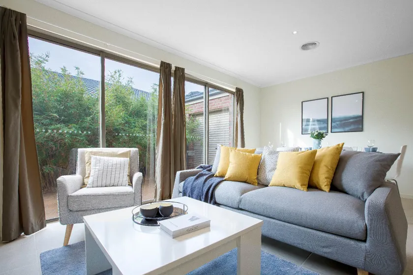 Spacious Lovely 5Beds home@Point Cook - Image 1