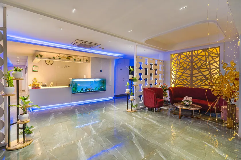 Hotel Kailash Plaza  Rajpur Road - Image 1