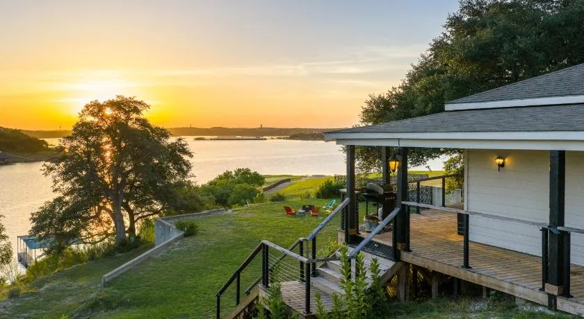 Lake Travis Lakefront Retreat - Hot tub - Boat Ramp - Lakeside Parks - Image 1