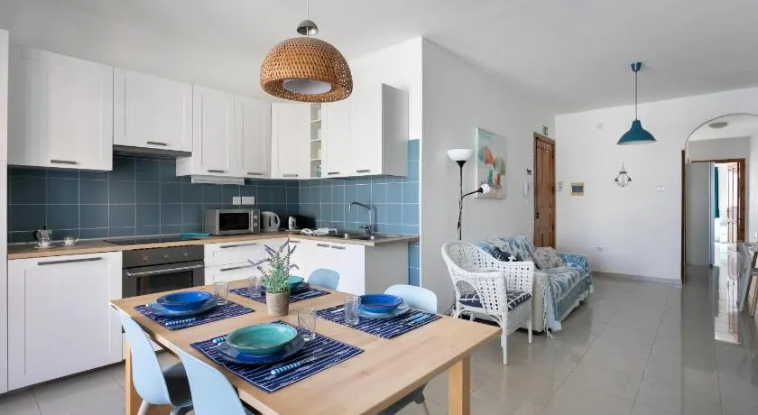Seaside Stay Near Bugibba Centre & Promenade - Image 1