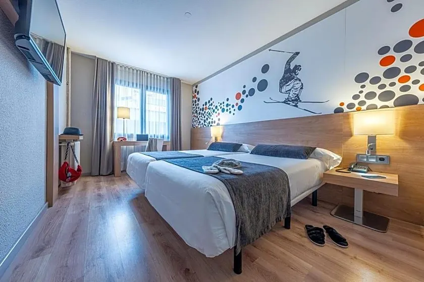 Hotel Sporting - Image 1