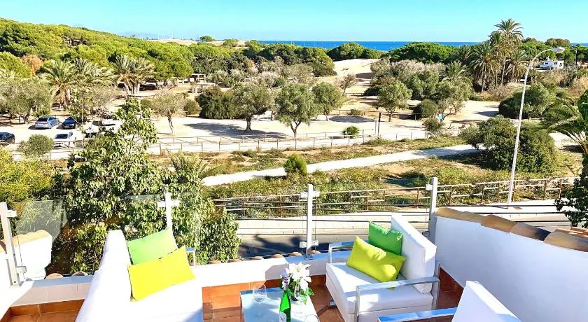 Dream Beach House - Image 1
