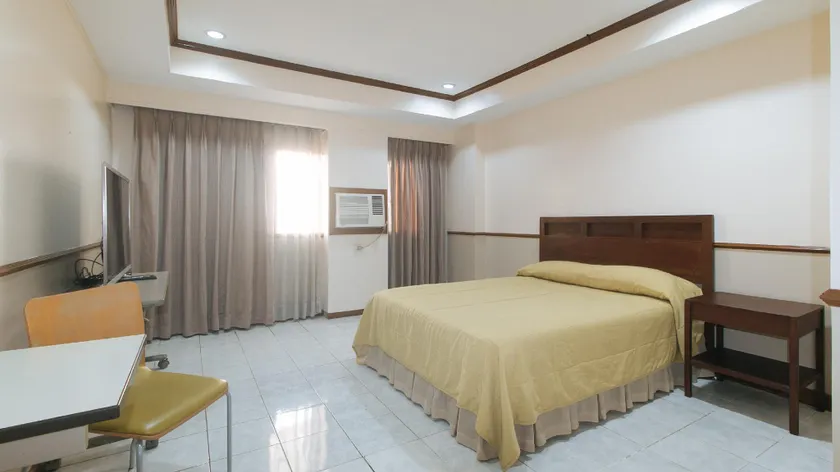 Garden Plaza Hotel Manila - Image 1