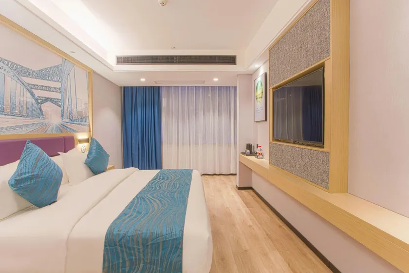 Yizhe Hotel (Ningming) - Image 1