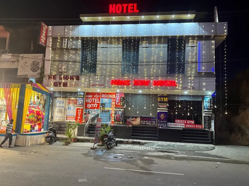 Home stay Hotel - Image 1