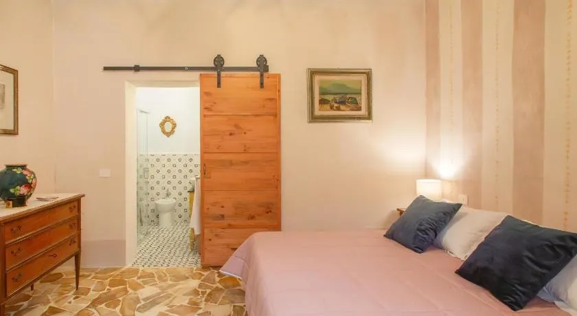 Vera's House - Image 1