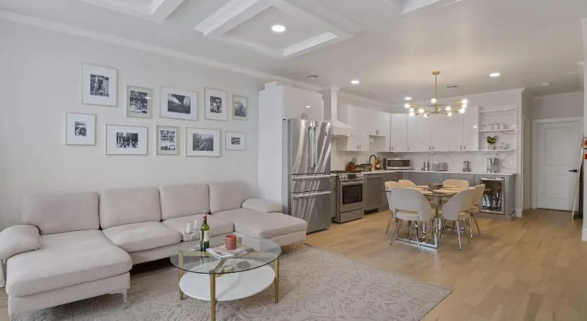 Elegant 2BR-2BA Spacious Escape with Rooftop Near NYC - Image 1