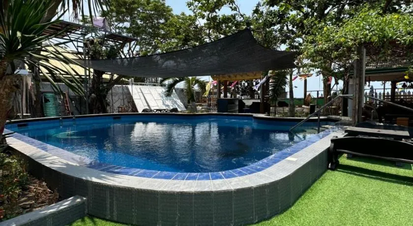 Generosa Beach Club - Image 1