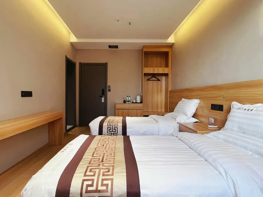 Tengyunlou Banquet Hotel (Zhouzhi Branch) - Image 1
