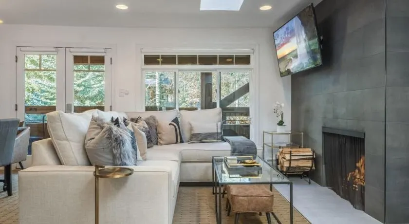 New Listing 3BR 3BA Condo - Steps to Gondola - Image 1