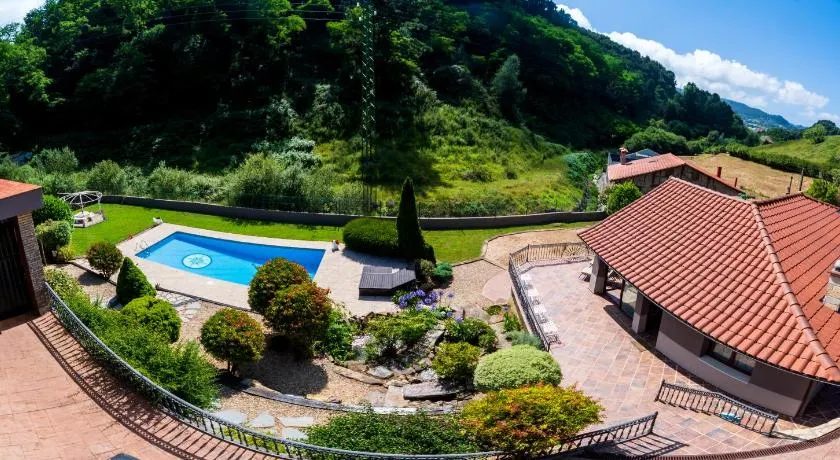 SARREN Villa Pool - Image 1