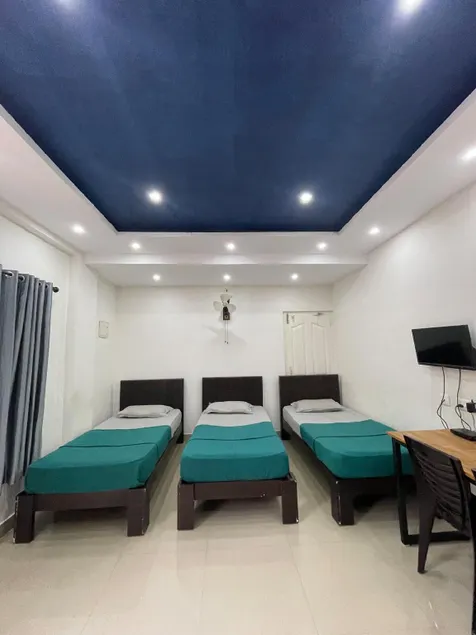 Eco stay holiday home shared space - Image 1