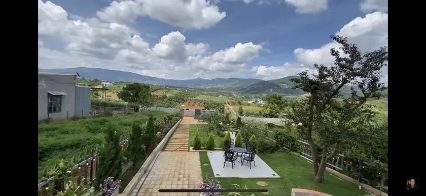 Rose garden villa - Image 1