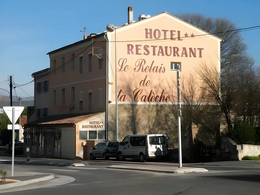 Le Relais de la Calèche - Image 1